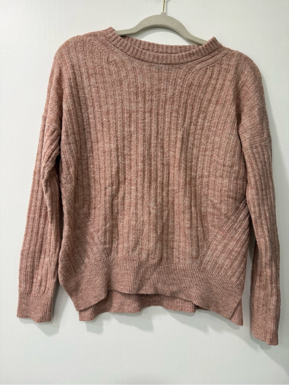 Abercrombie & Fitch Ribbed Scoopneck Sweater in Dusty Pink